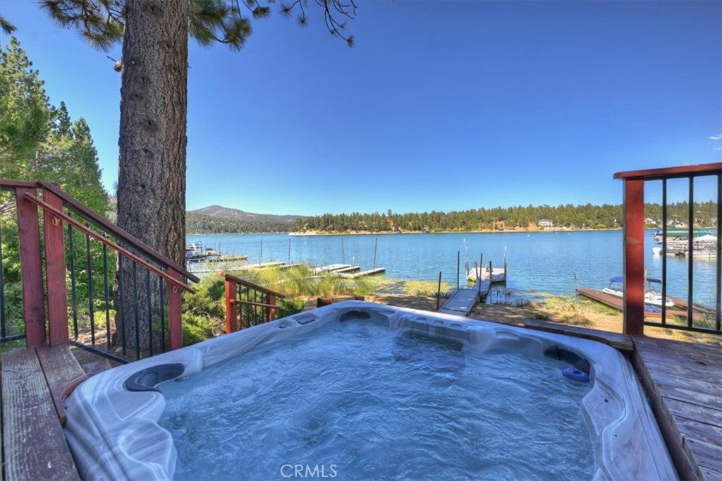 695 Cove