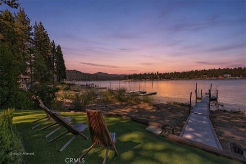 Photo of 695 Cove Dr, Big Bear Lake, CA 92315 (MLS # IG26184393)