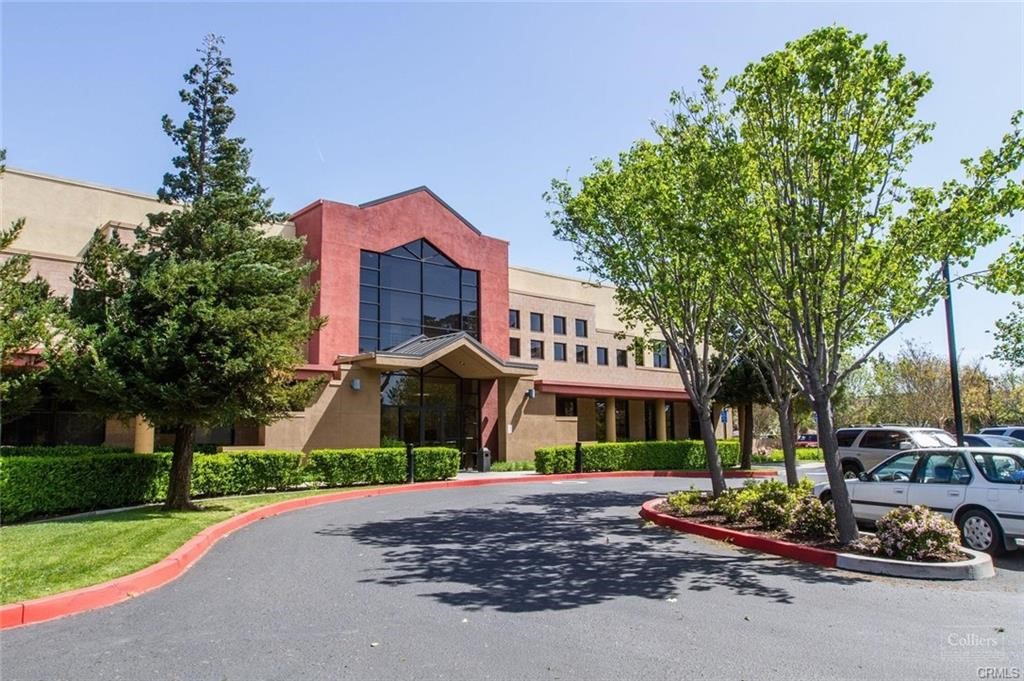100 Cross St. is located in the Higuera Center, this building sits at one of the main intersections in San Luis Obispo and offers a variety of office options for your business. The building offers amenities including showers and bike storage. Across the street from SLO Public Market and adjacent to the
Trader Joe’s complex, the location provides many dining and service options. Multiple suites available 2,250 SF up to 31,449 SF. $1.80/SF NNN (~$0.75).