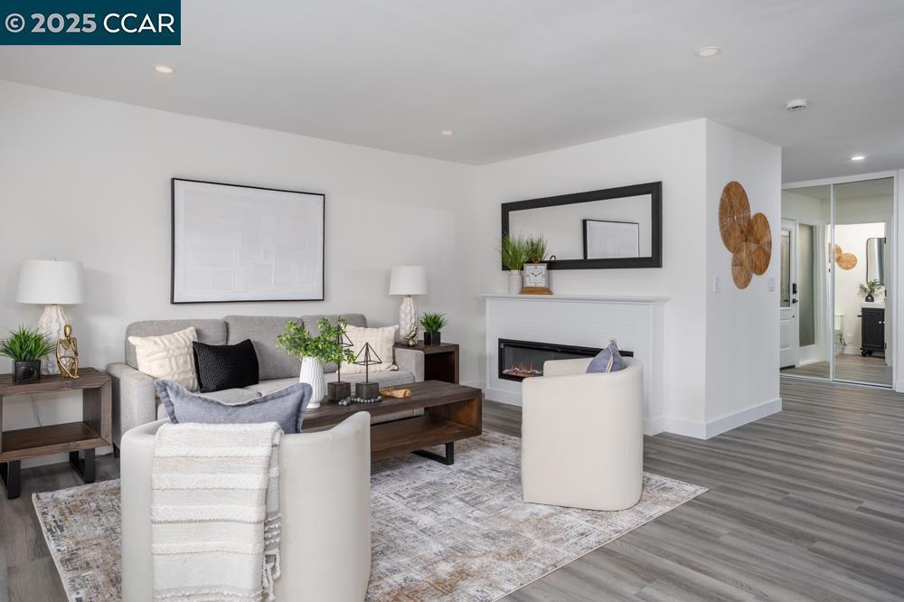 ROSSMOOR - Residential
