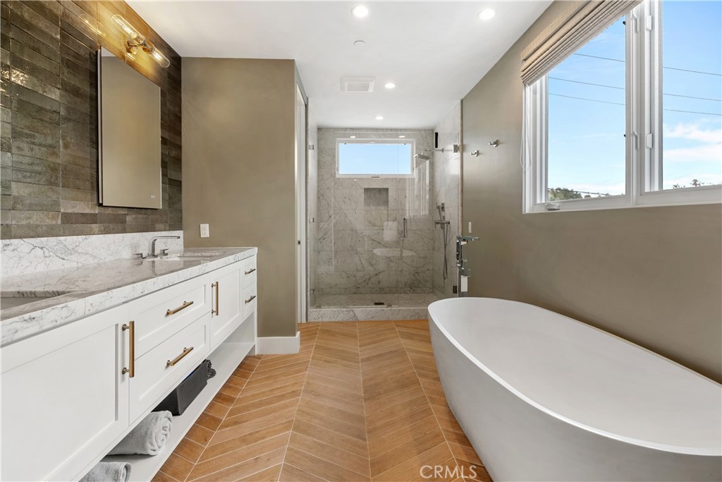 Corona del Mar South of PCH (CDMS) - Residential