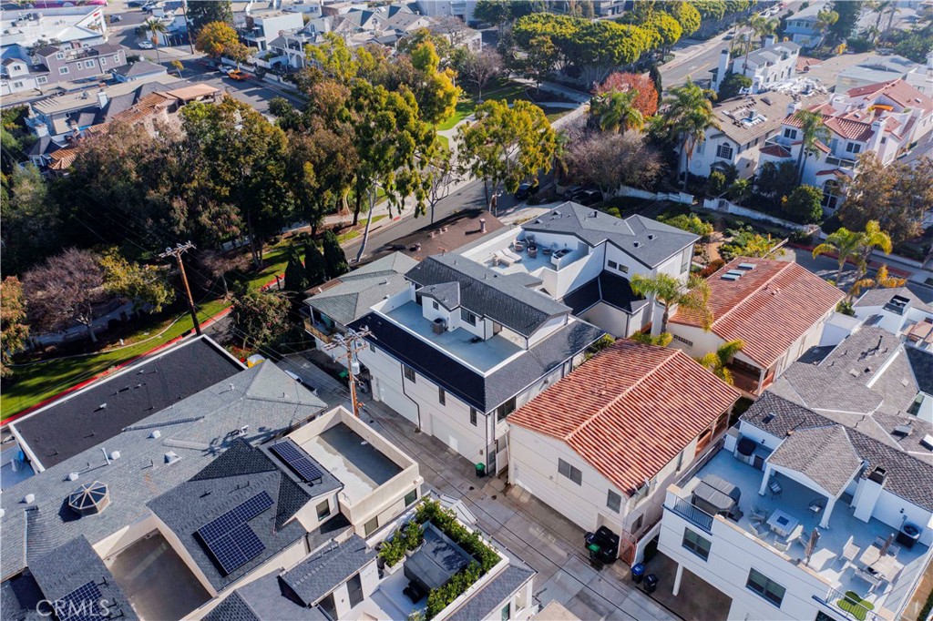 Corona del Mar South of PCH (CDMS) - Residential