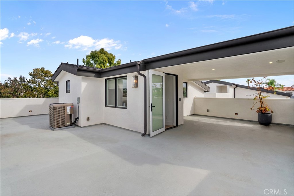 Corona del Mar South of PCH (CDMS) - Residential