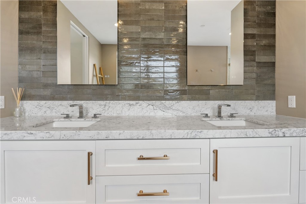 Corona del Mar South of PCH (CDMS) - Residential