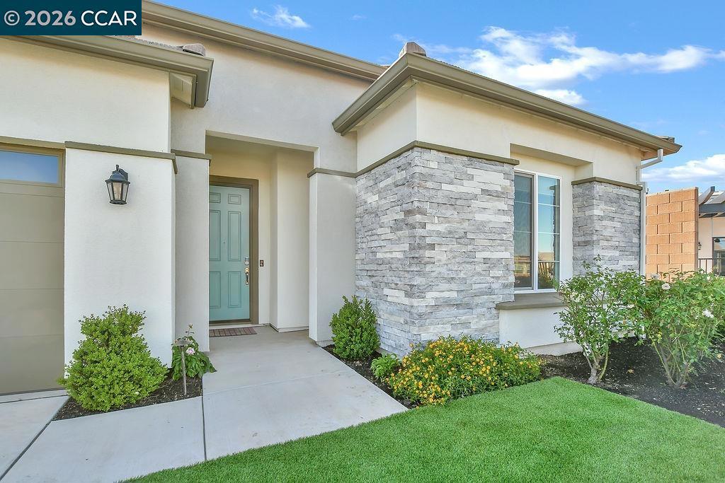 208 Chinook Dr