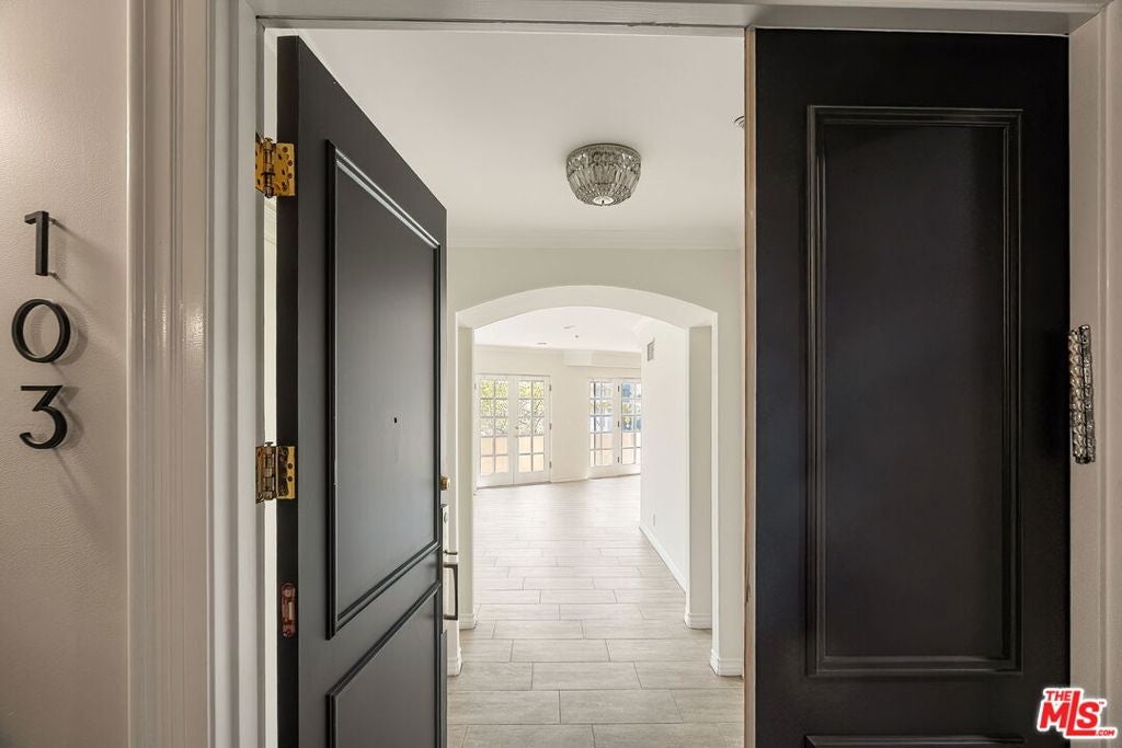 1278 S Camden Drive 103, Los Angeles CA 90035
