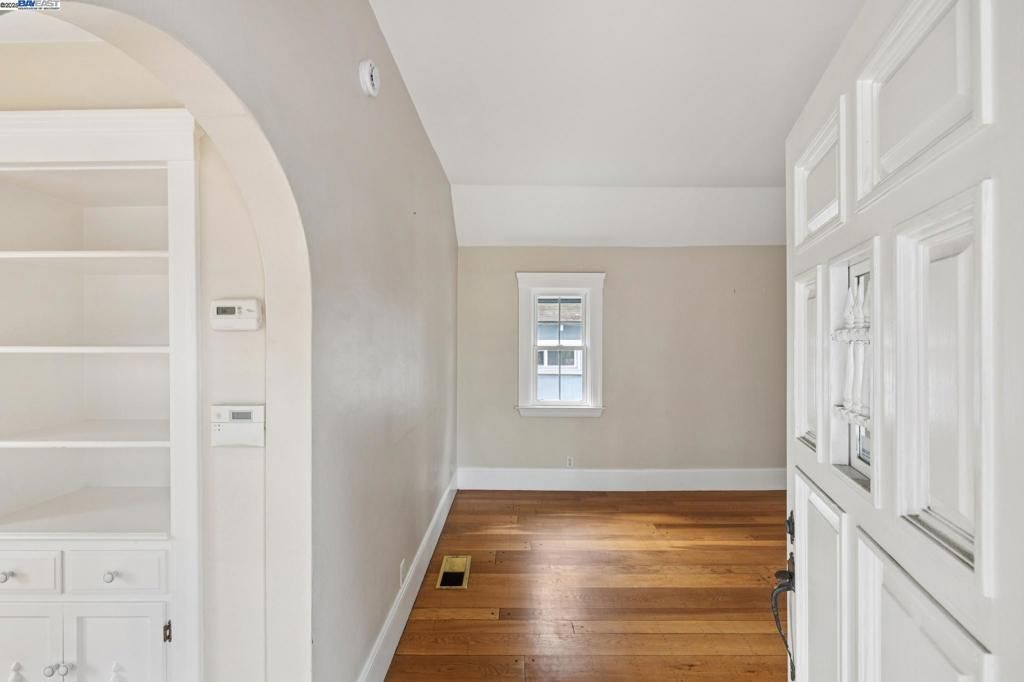 Photo of 772 Stewart Ct Ct, Alameda, CA 94501 (MLS # 41115192)