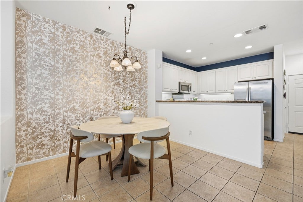 24085 Avocado Lane