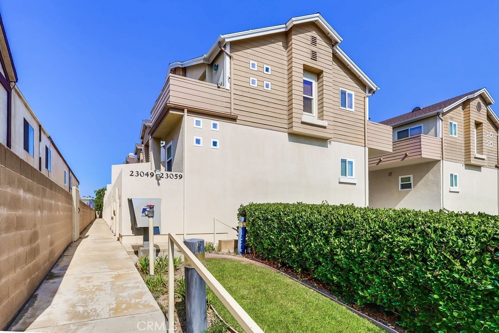 23059 Samuel Street