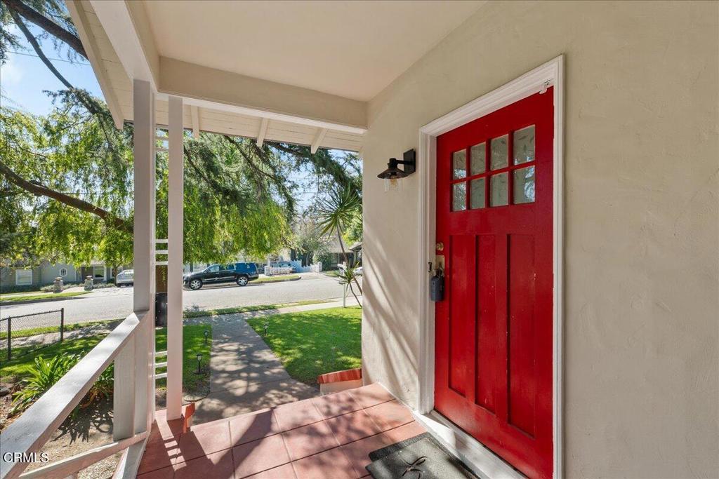 661 W Alegria Avenue