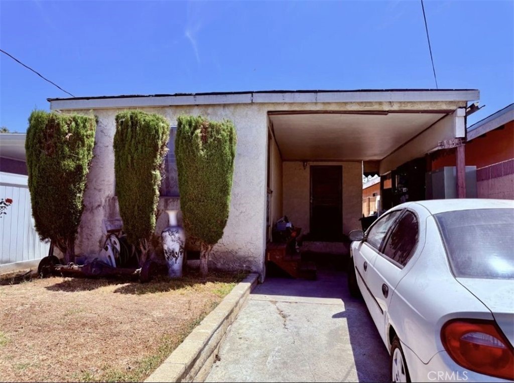 Don't miss out on this great opportunity! Perfect for first-time homebuyers or savvy investors! This single family home features 2-bedrooms, 1-bathroom, and approximately 1,068 sq. ft. of living area. It offers fantastic potential for customization and remodeling to suit your personal style. Highlights include a spacious, separate dining room that could easily be converted into a third bedroom, plus the convenience of an indoor laundry room with ample space that provides extra storage. Enjoy easy access to major freeways, schools, parks and shopping centers. Opportunities like this don't last -schedule your showing today!