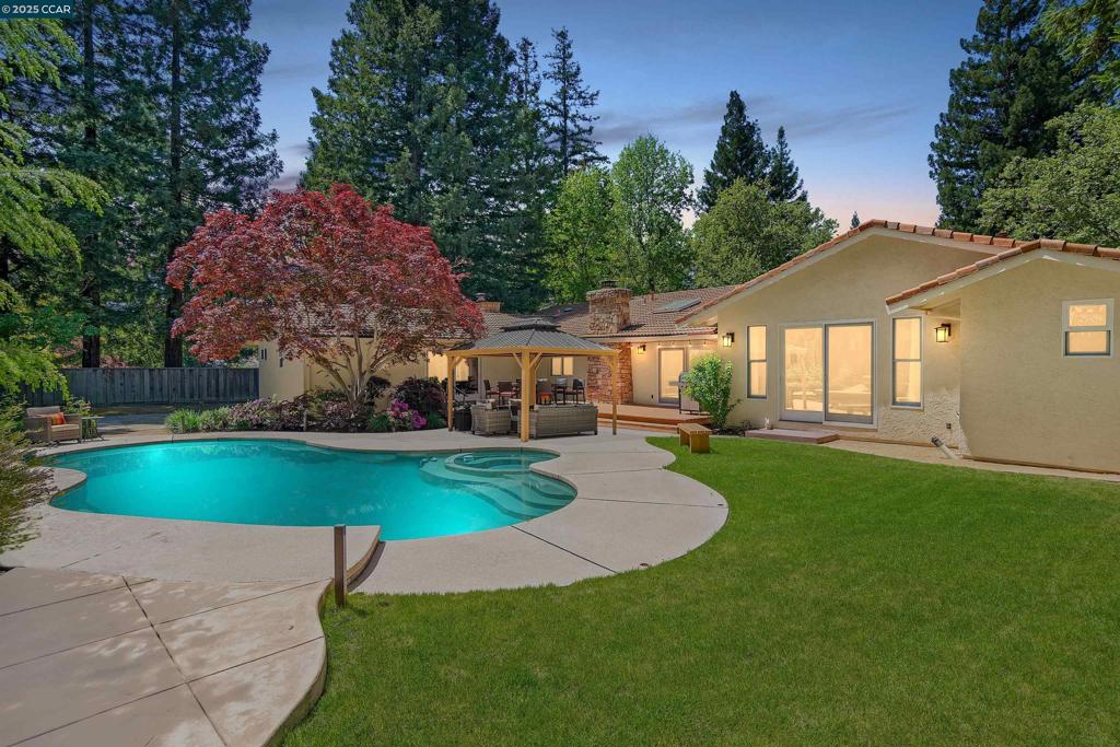 2142 Deer Oak Way