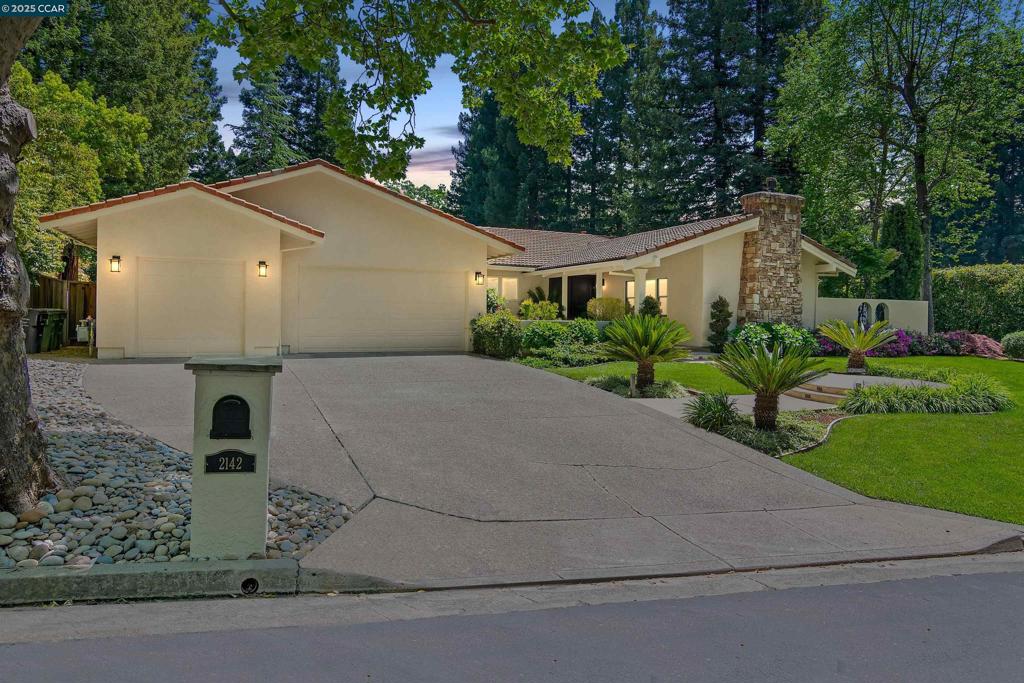 2142 Deer Oak Way