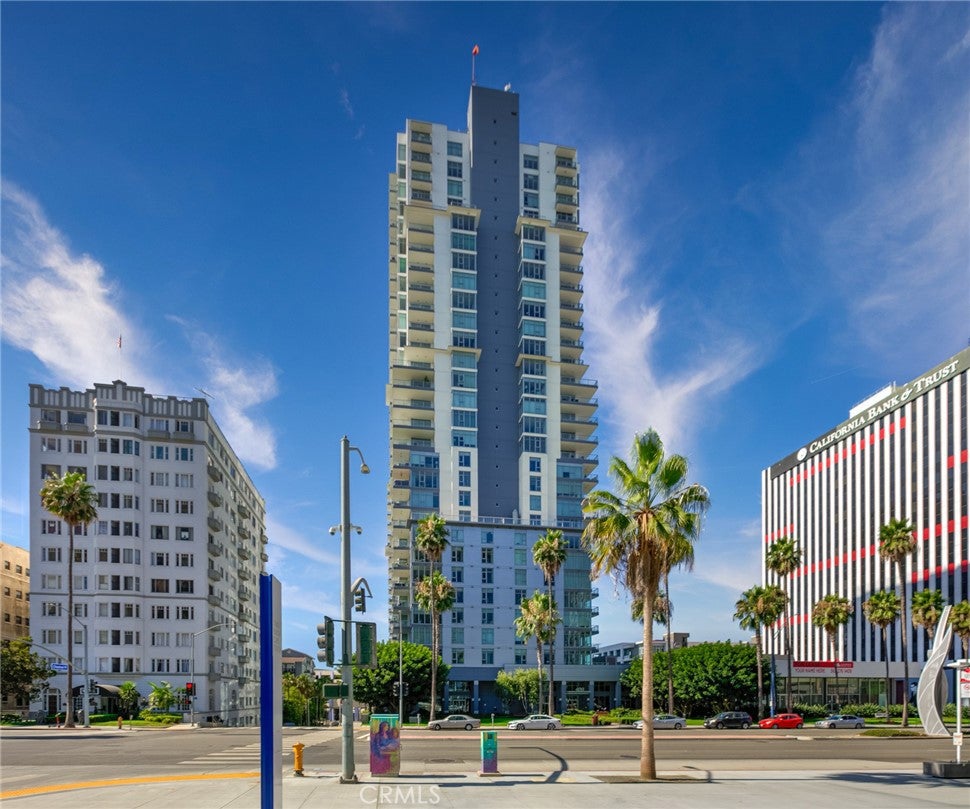 400 W Ocean Boulevard 1403