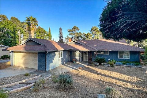 Photo of 96 W Repplier Rd, Banning, CA 92220 (MLS # CV26084701)