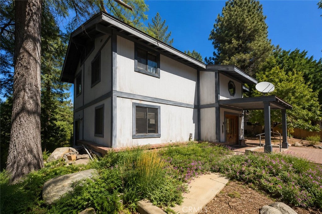 6364 Spruce