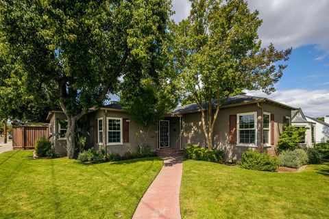Photo of 107 E Normal Ave, Fresno, CA 93704 (MLS # FR26117351)