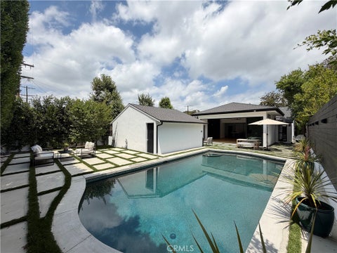 Photo of 4257 Shadyglade Avenue, Studio City, CA 91604 (MLS # SR26146654)