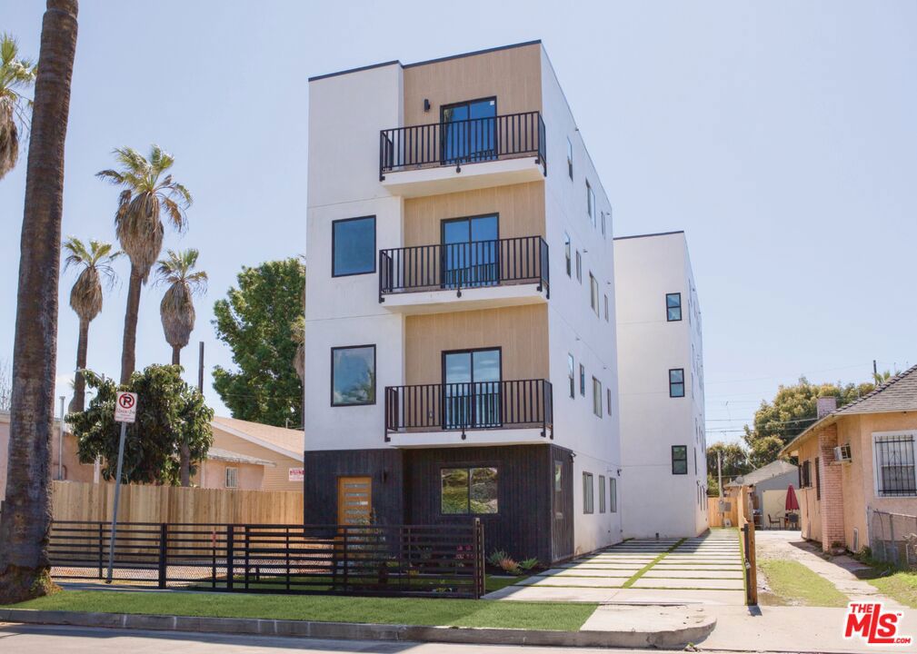 1254 W 36th Street