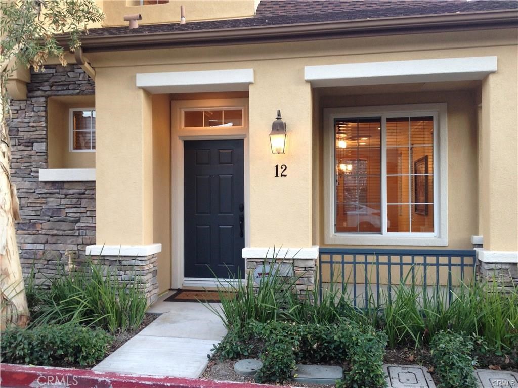 12 Amesbury Court