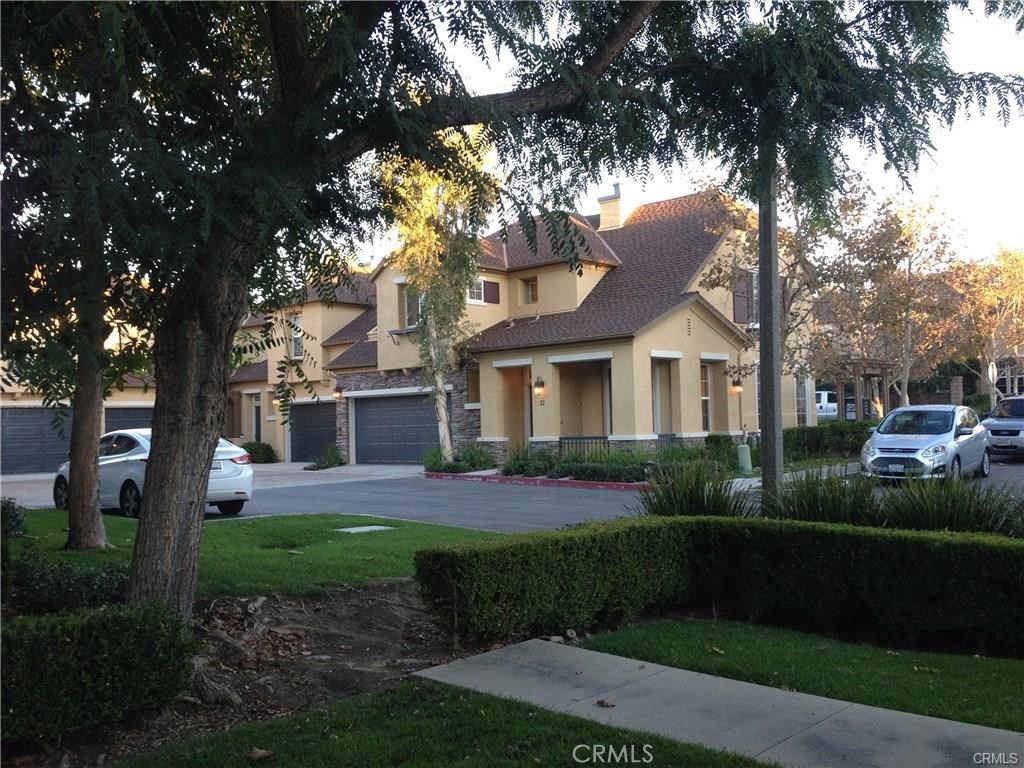 12 Amesbury Court