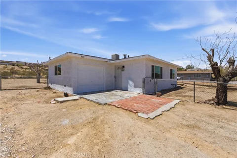 831 Las Amigas Drive, Barstow, CA 92311 - MLS#: HD26120387