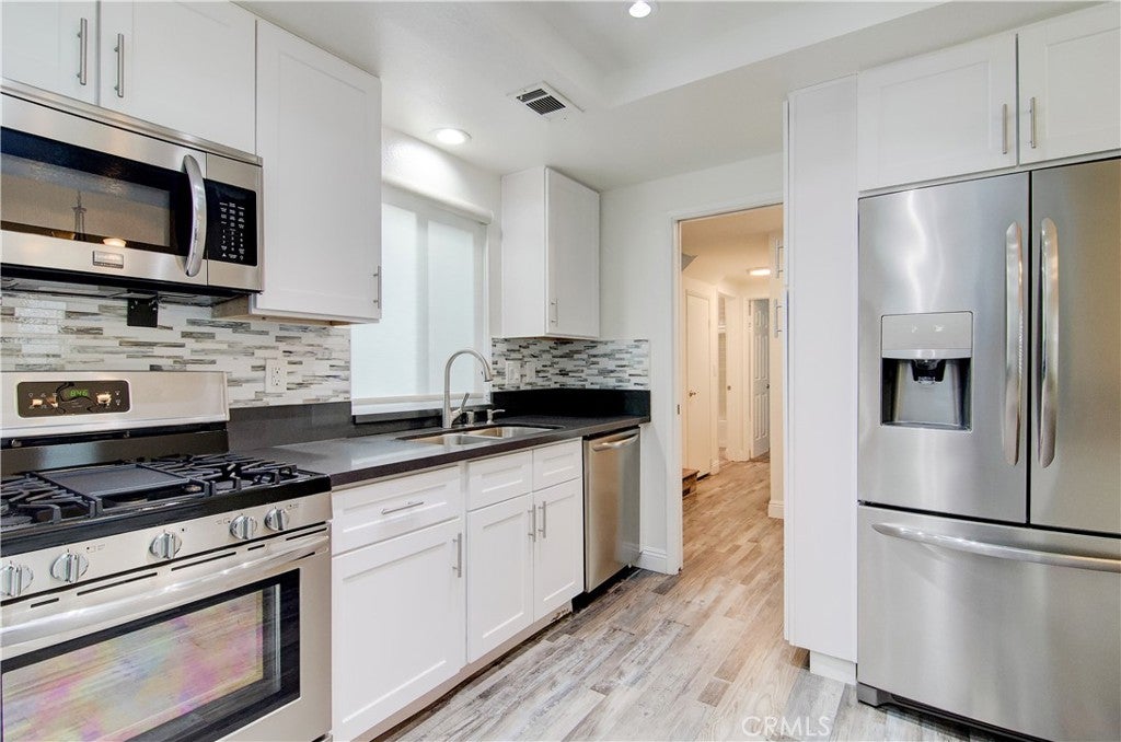 810 Baker 106