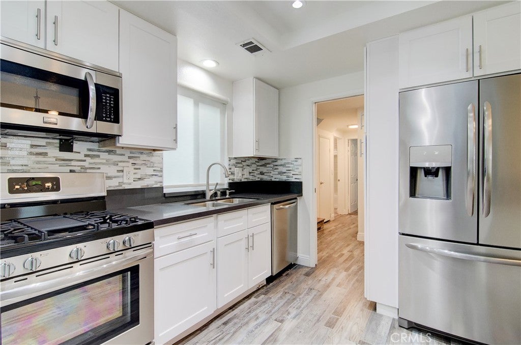 810 Baker 106