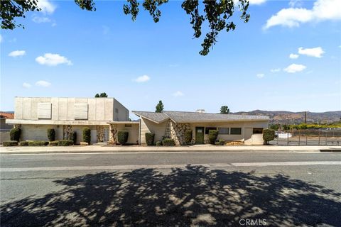 1749 E Route 66 Glendora CA 91740