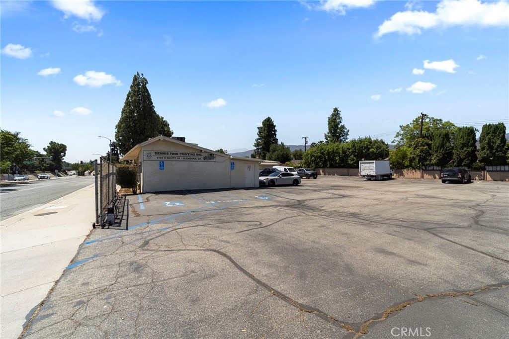 1749 E Route 66