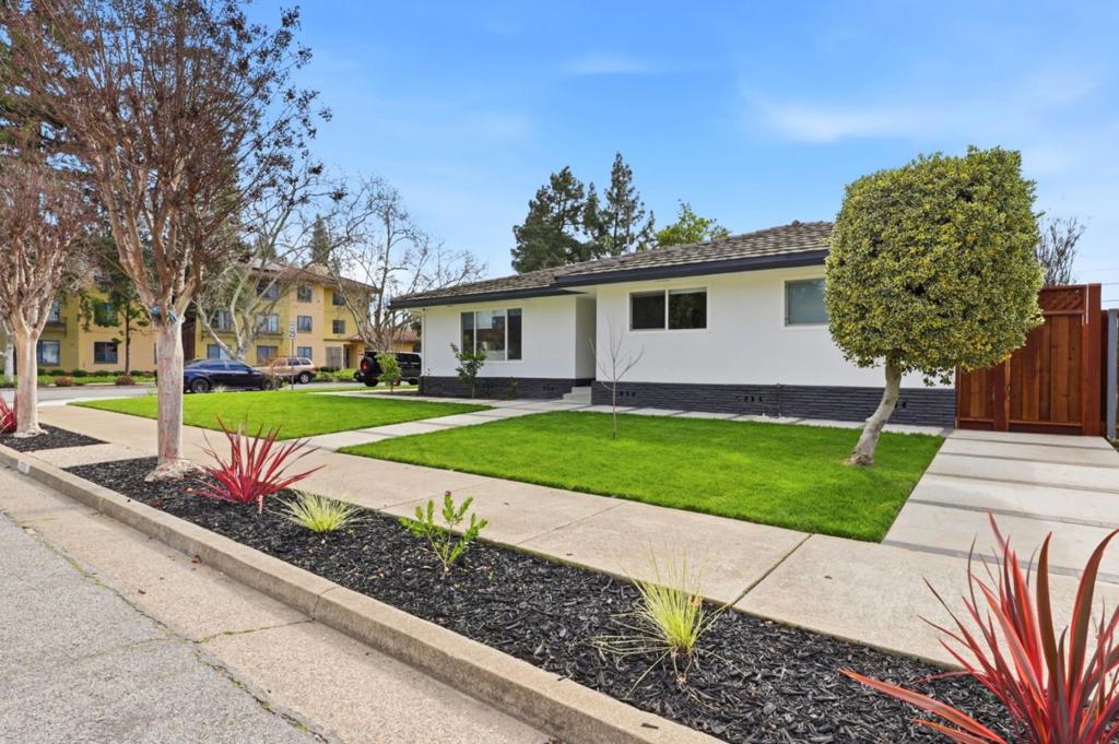 700 Eschenburg Drive