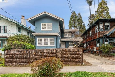 Photo of 2643 2643 Stuart St St, Berkeley, CA 94705 (MLS # 41125220)