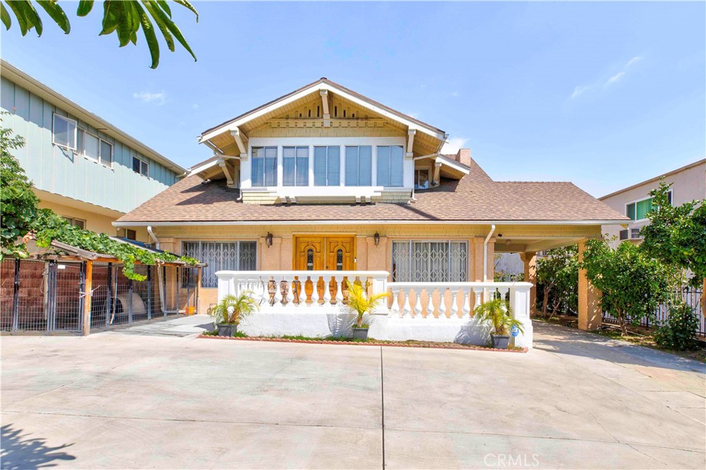 Properties 4 1610 N Hobart Boulevard