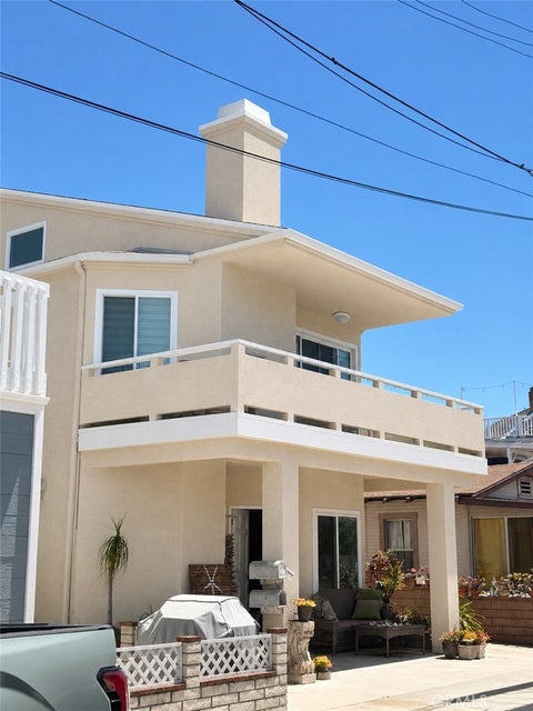 Photo of 406 Clubhouse AVE, Newport Beach, CA 92663 (MLS # NP26098507)