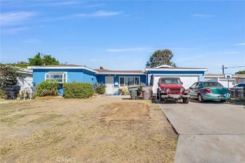 Photo of 11841 Shetland Rd, Garden Grove, CA 92840 (MLS # PW25239043)