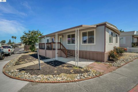 Photo of 5166 Sunrise Dr DR, Livermore, CA 94551 (MLS # 41139610)