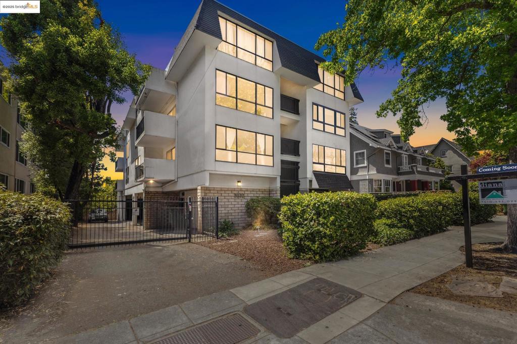 CLARMNT/ELMWOOD - Residential