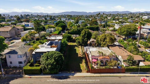 Photo of 563 Brooks Avenue, Venice, CA 90291 (MLS # 26874817)