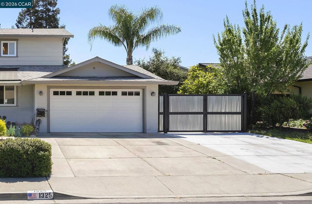 1325 Sumac Cir