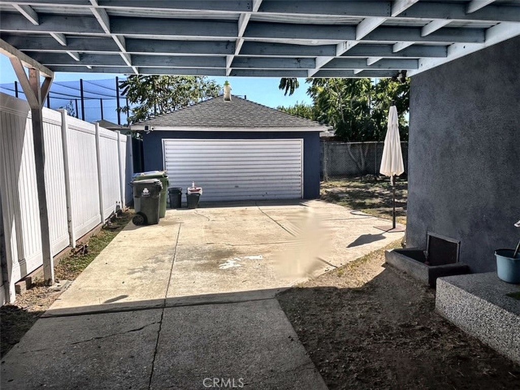 1946 W 95th