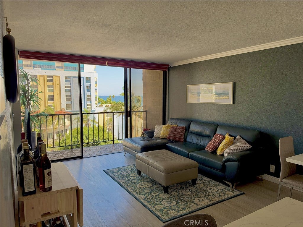 1750 E Ocean 404
