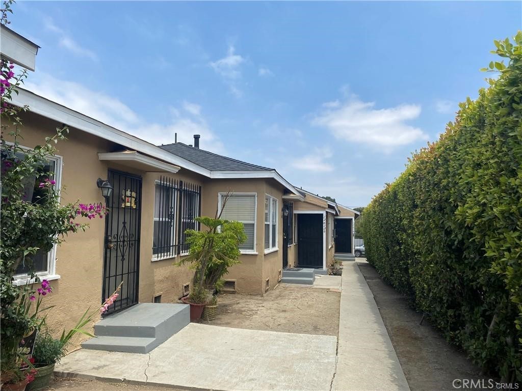 12610 S Figueroa Street