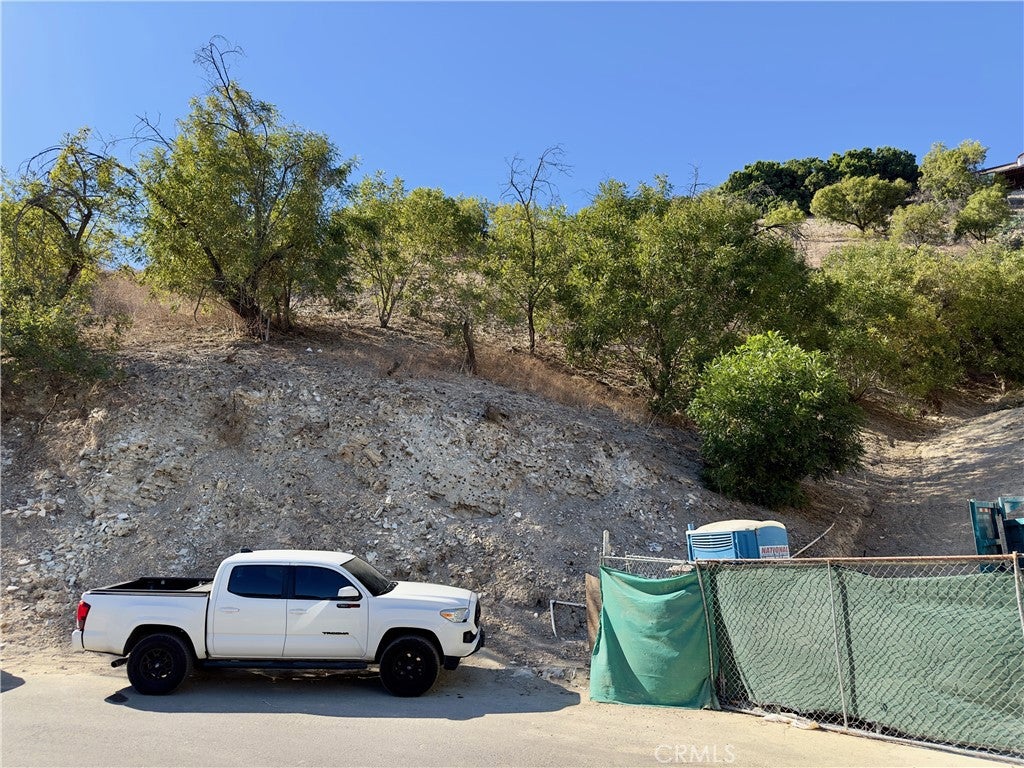 3747 Camino De La Cumbre