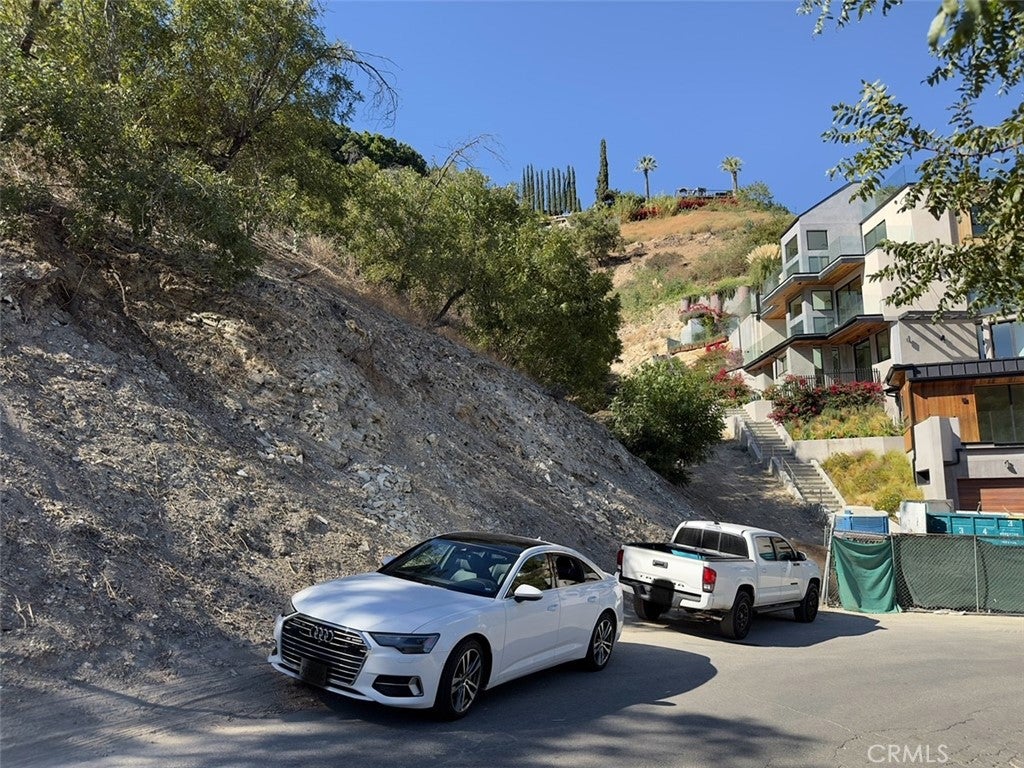 3747 Camino De La Cumbre