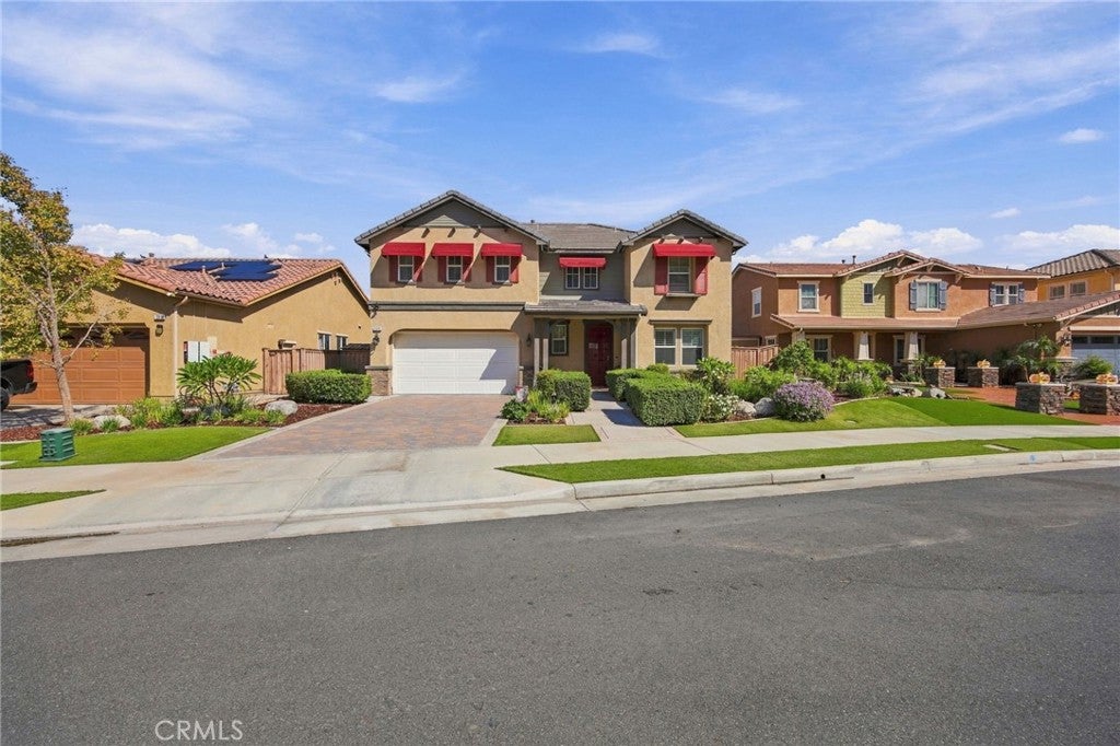 221 Pomegranate Street