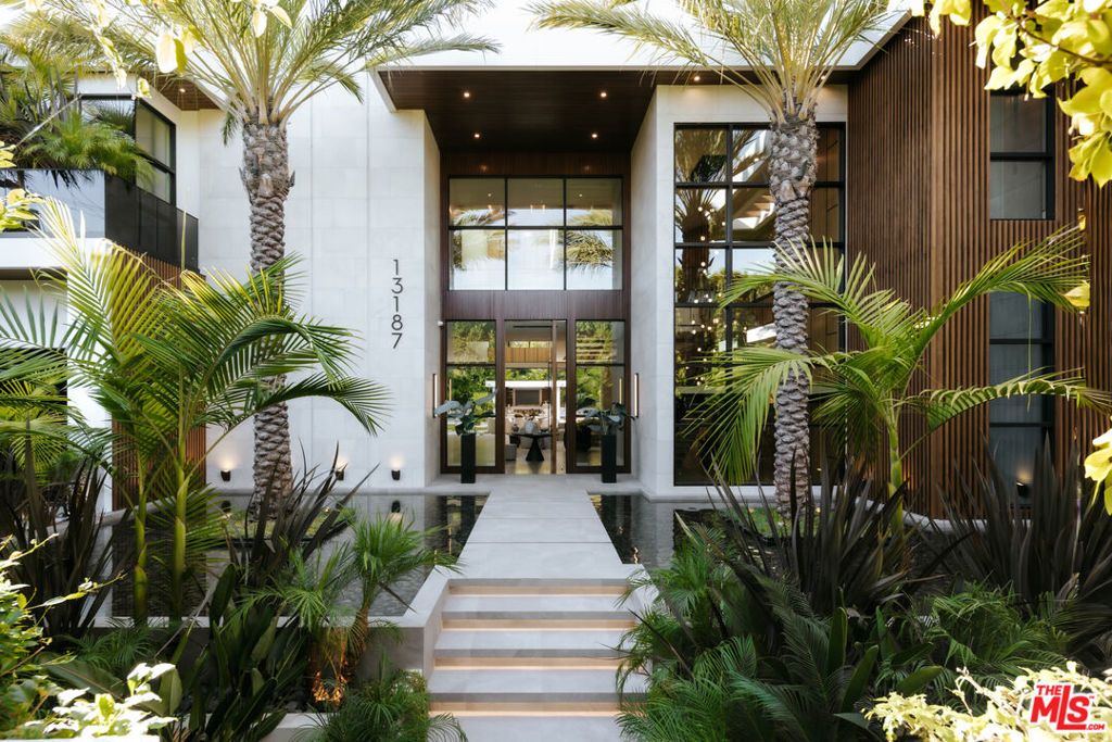 Photo of 13187 Chalon Road, Los Angeles, CA 90049 (MLS # 25602721)