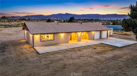 Photo of 5023 Smoke Tree RD, Phelan, CA 92371 (MLS # SR26217116)