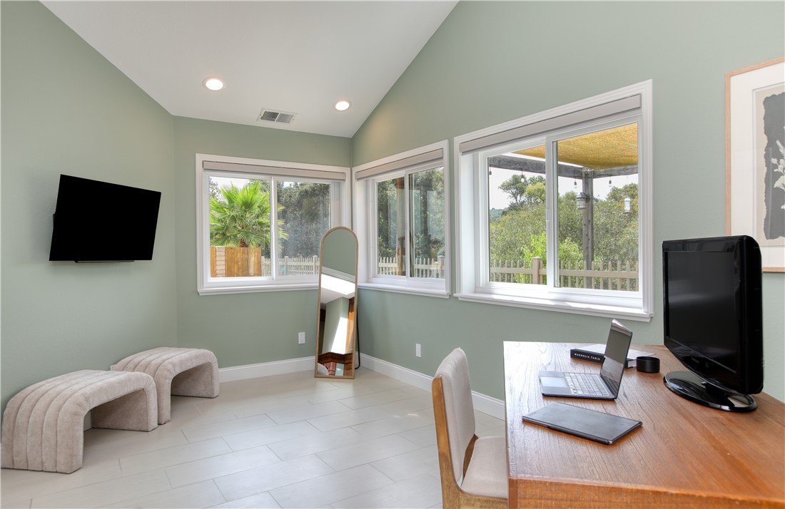 East of 101(500) - Residential