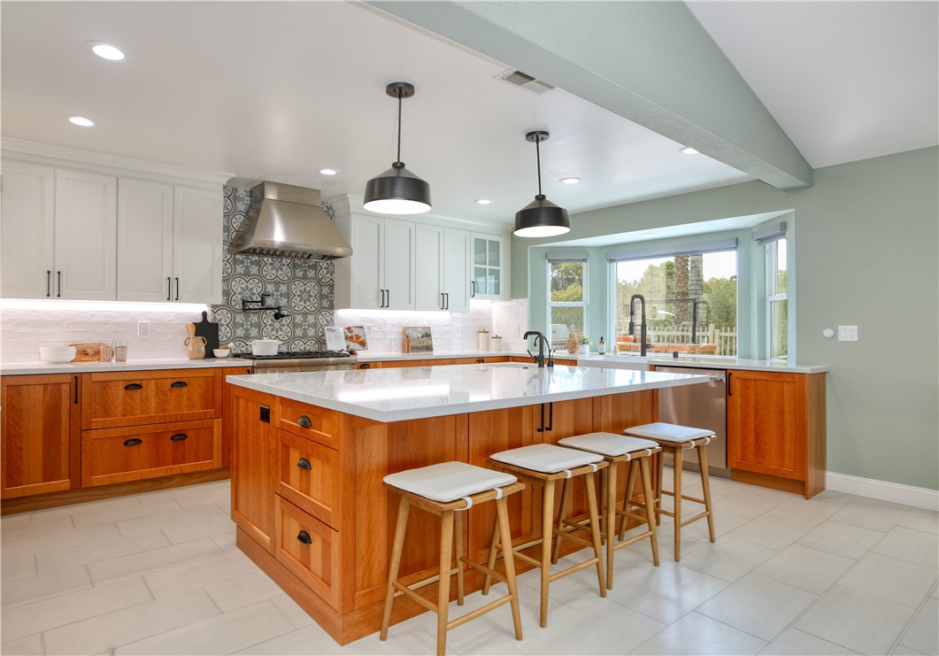 East of 101(500) - Residential
