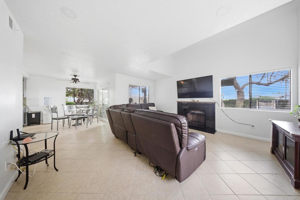 341 N Melrose Drive